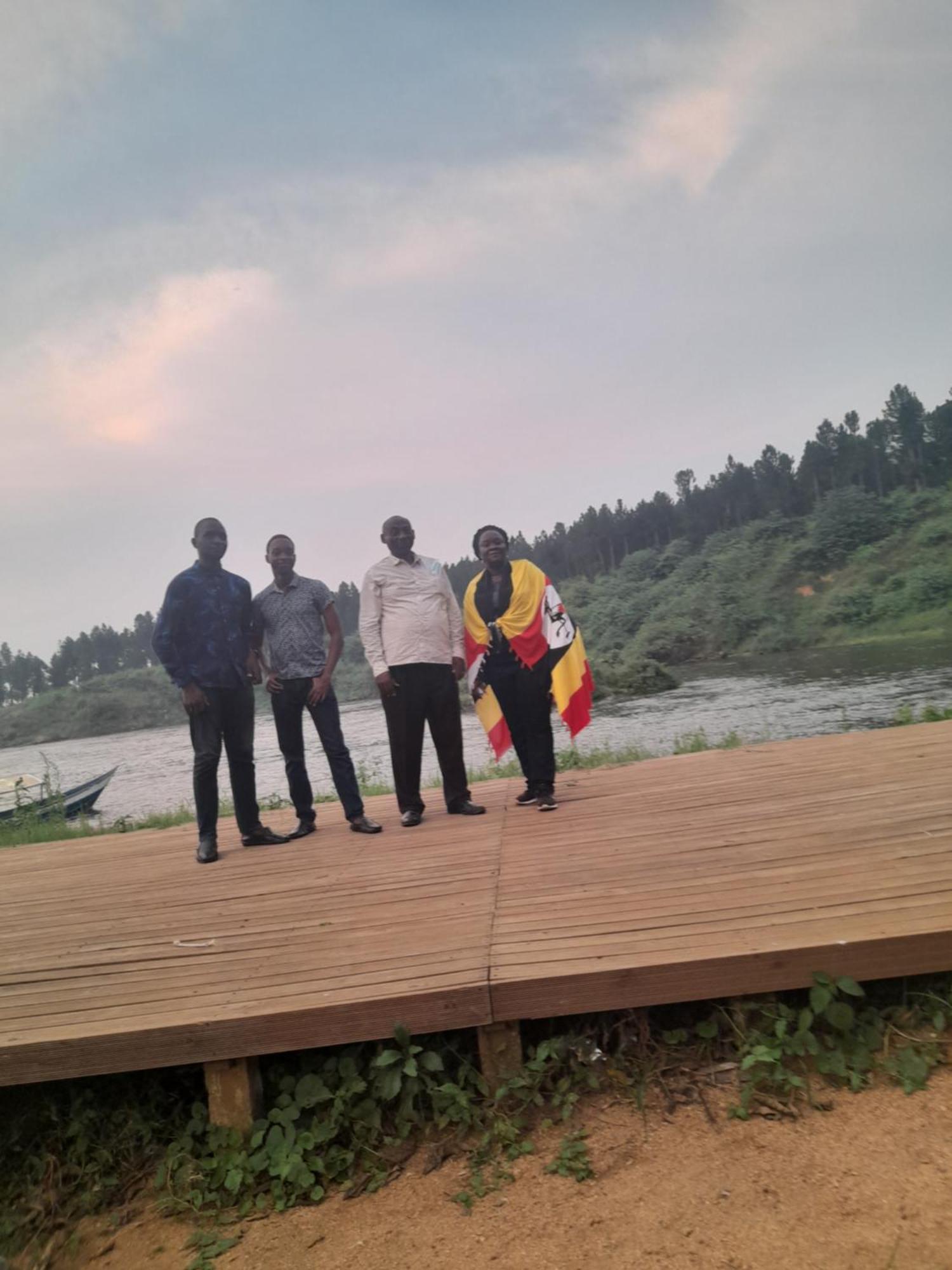 Jusvero Motel Jinja Buitenkant foto
