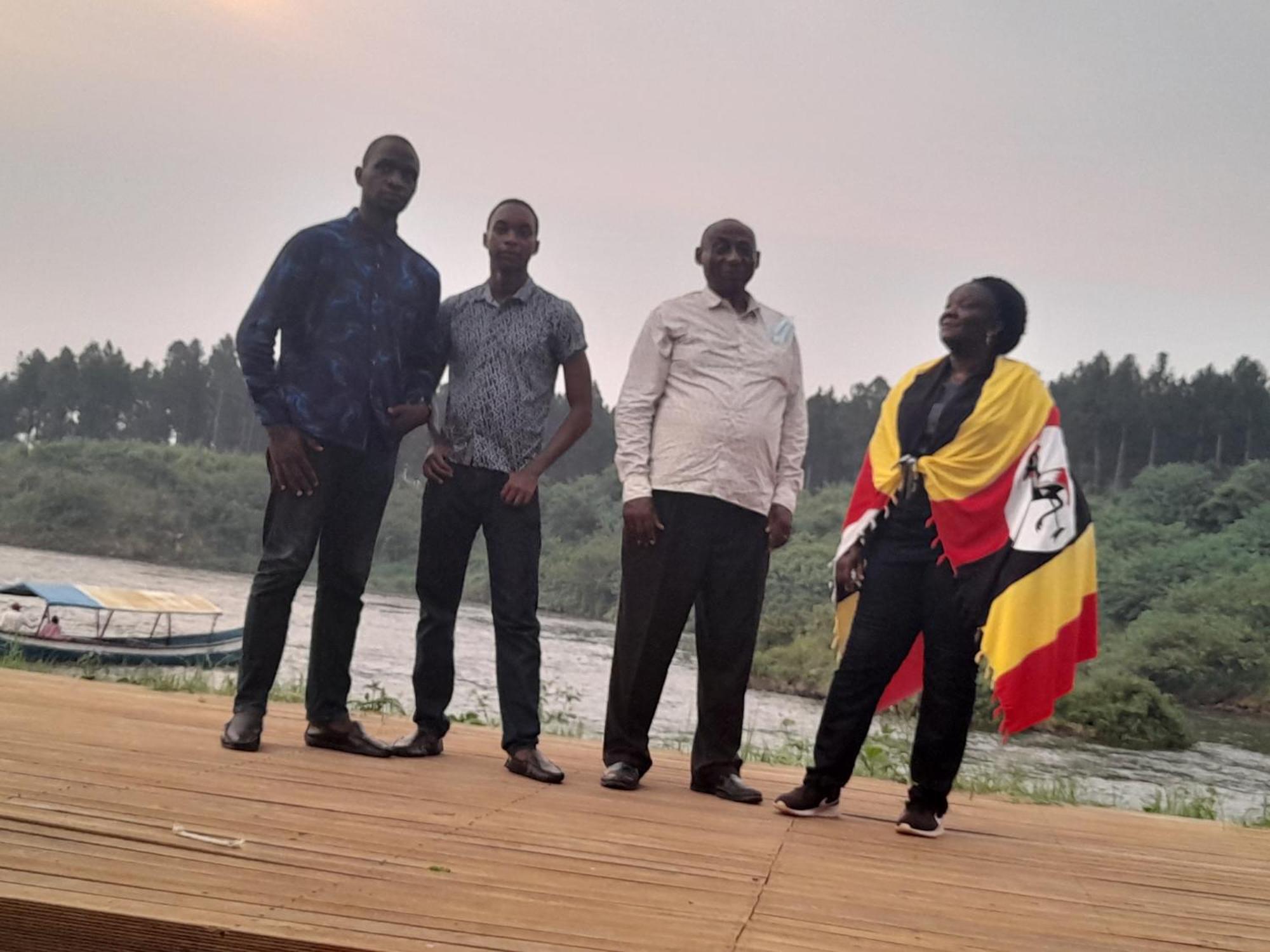 Jusvero Motel Jinja Buitenkant foto